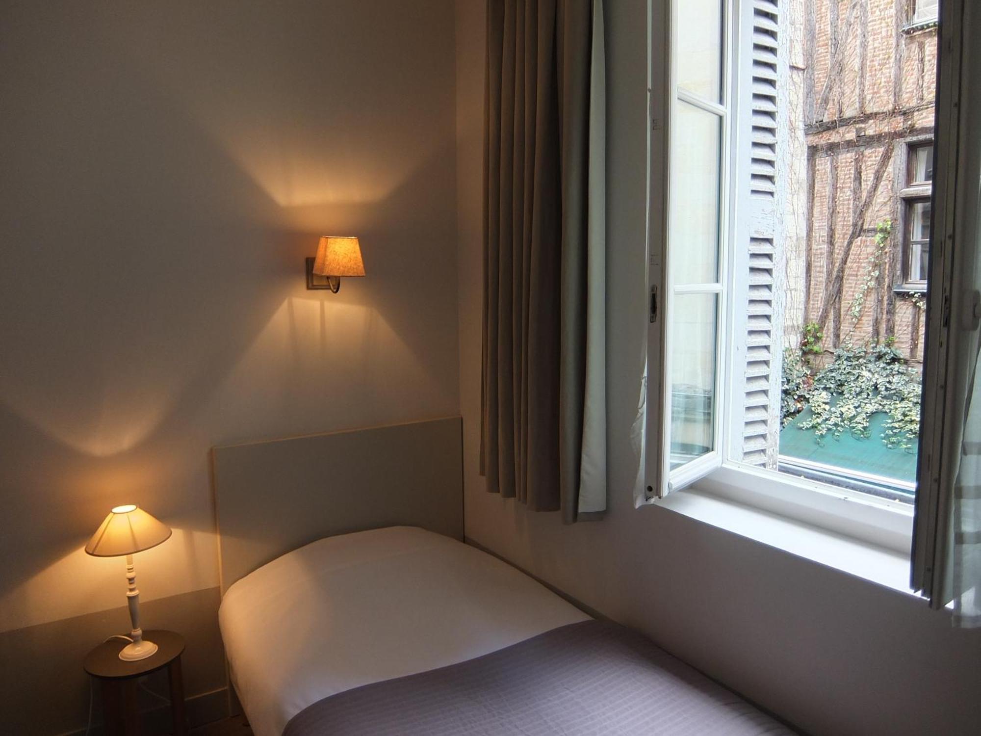 Hotel L'Adresse Tours Room photo